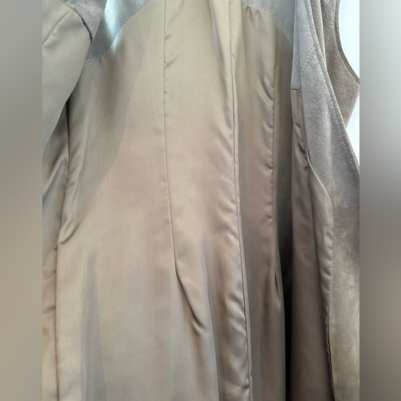 Marquise Taupe Garment - Picture 9 of 9